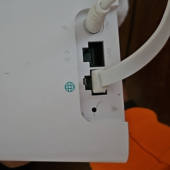 MeshForce Whole Home Mesh WiFi System - Picture 5 of 5